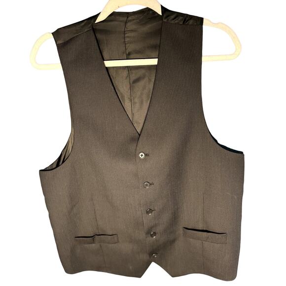 MENS LARGE BLACK VEST WITH ADJUSTABLE STRAP IN BACK 40R - Picture 1 of 8